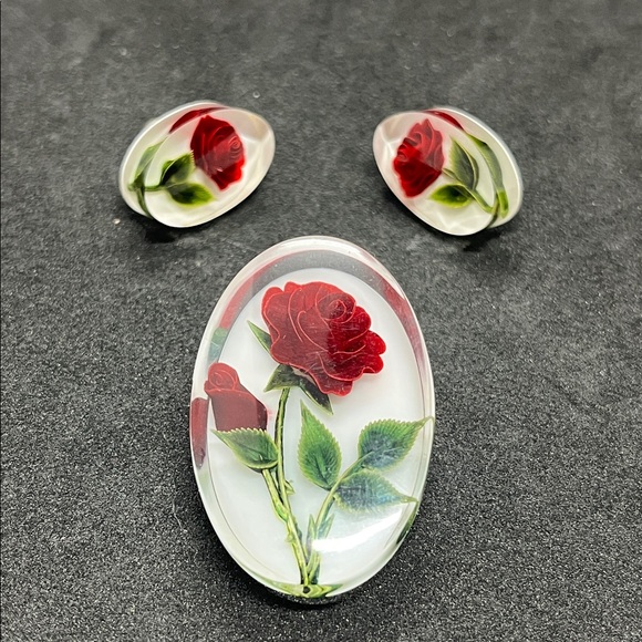 Jewelry - 1588 1950’s Reverse Carved Lucite Brooch and Earrings Set
